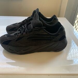 Sz. 12 Mens -Yeezy 700- OK Condition(USED)
Utility Black